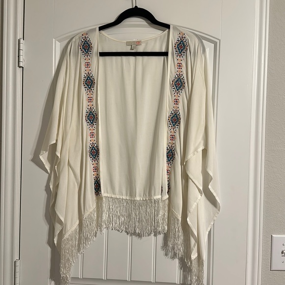 Boho Kimono with fringe - Picture 1 of 6